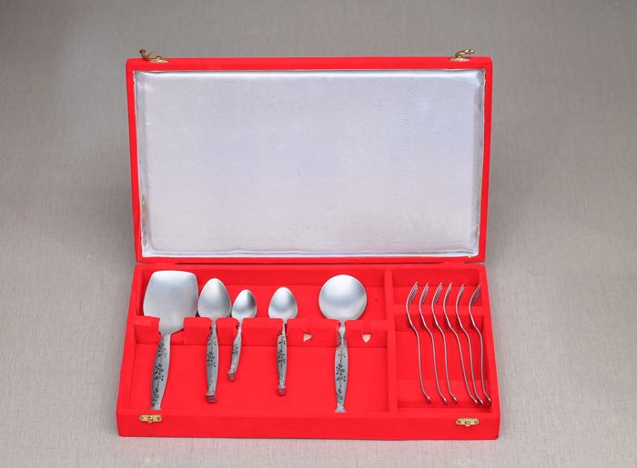 SILVER ELECTROPLATED CUTLERY SET ( 29 PCS )