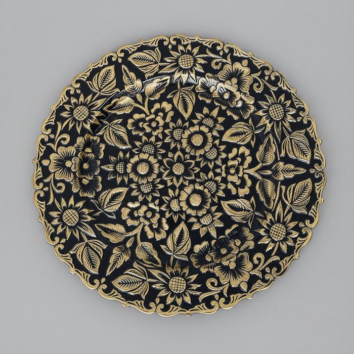 Bloomy Black Gold Charging Plate